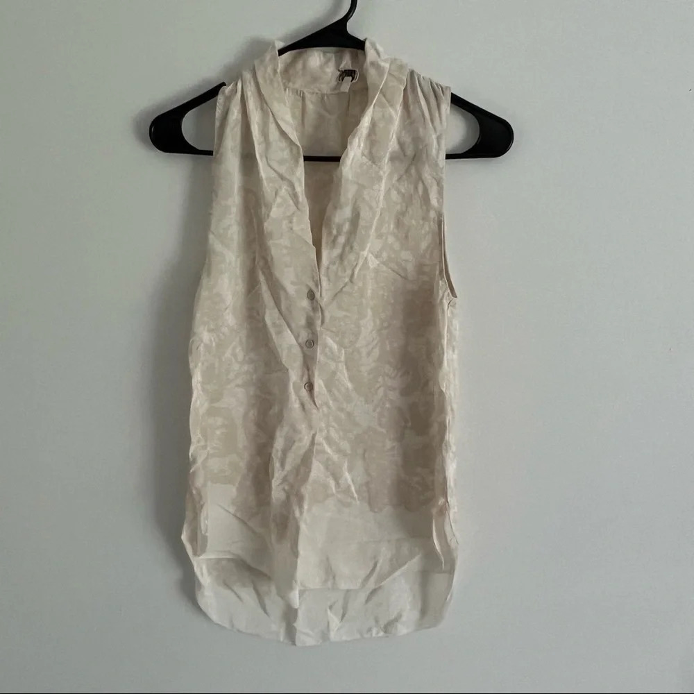 1 🧡 Aritzia Wilfred Silk Ivory Floral Tank